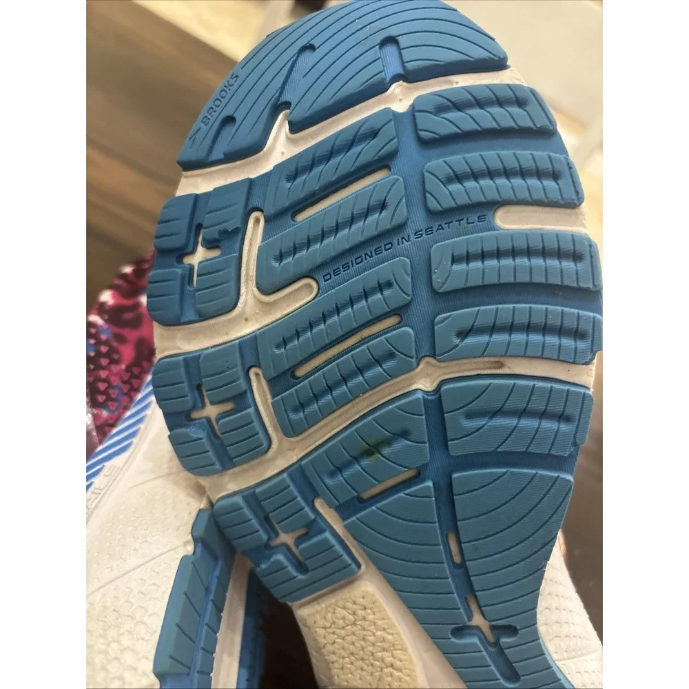 BROOKS WOMENS ADRENALINE GTS 22 RUN WILD RUNNING SHOES 11